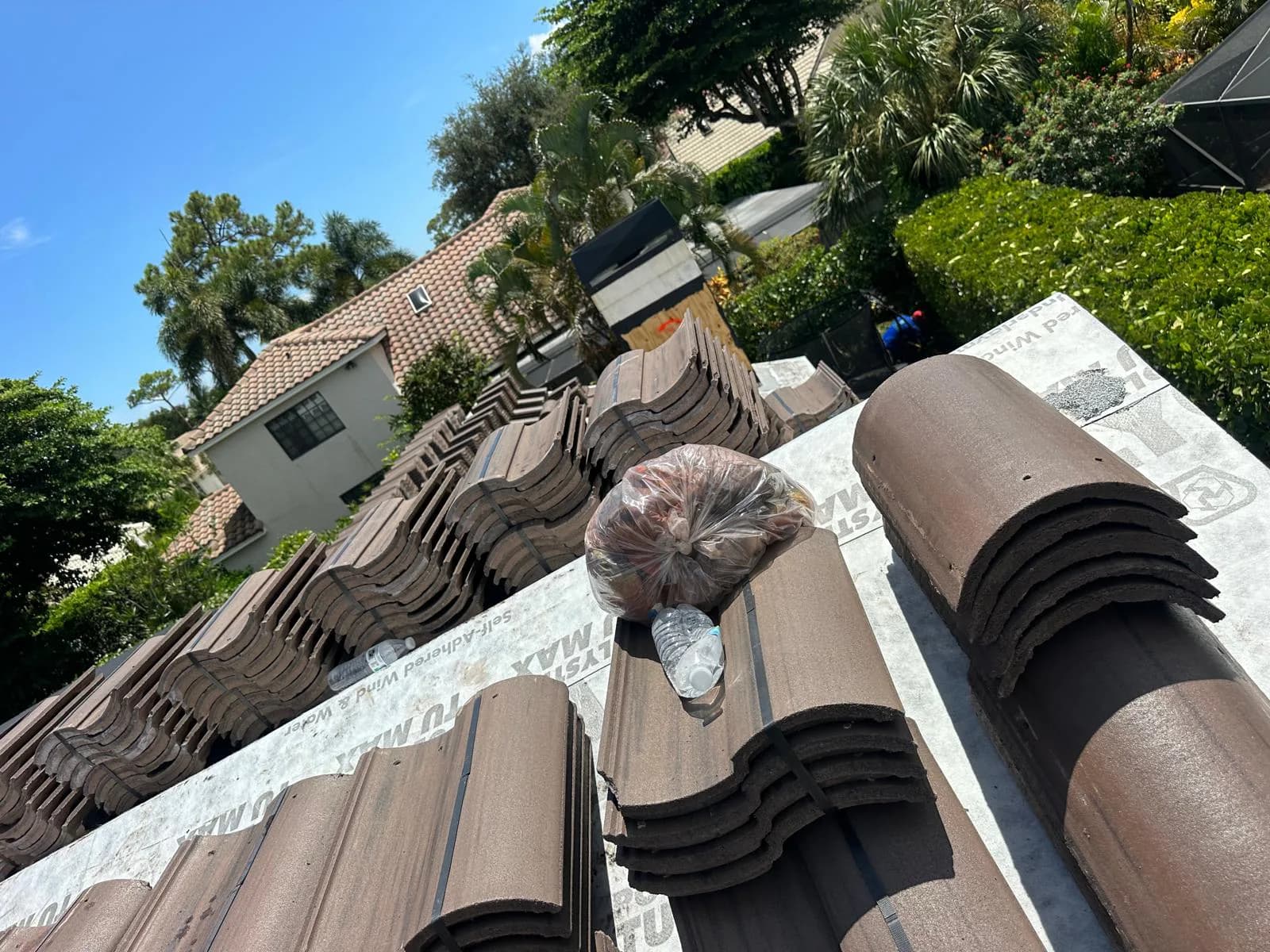 Close view of Chestnut Burnt Barcelona 900 field and trim tile bundles