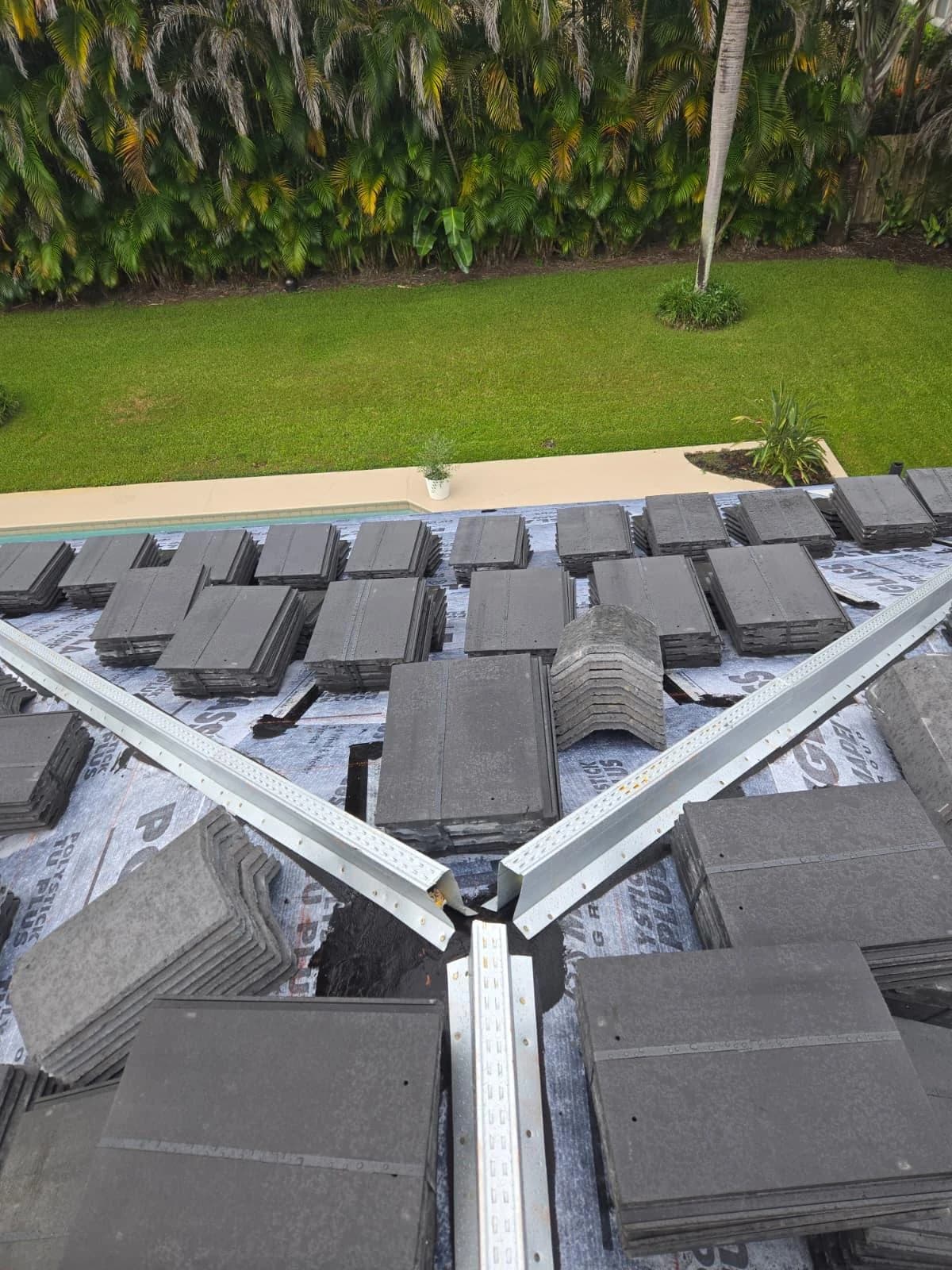Saxony 900 field and ridge tile organized around a roof valley in Jupiter